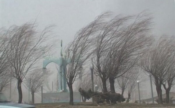 تندباد شدید در استان سمنان | سرعت وزش باد در شاهرود به ۵۳ کیلومتر رسید