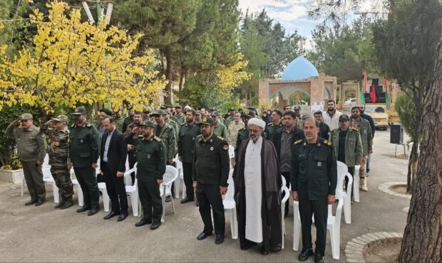 تجدید میثاق مسئولان با شهدا و آرمان های انقلاب اسلامی در اولین روز از آغاز گرامیداشت هفته بسیج در گلزار شهدا شهر شاهرود