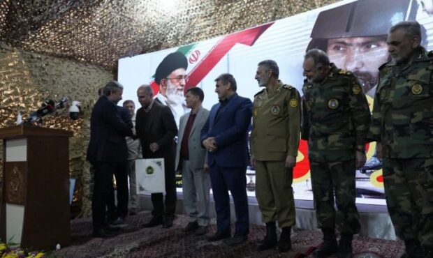 تقدیر سرلشکر موسوی فرمانده کل ارتش از مهندس احمدی شهردار شاهرود تقدیر سرلشکر موسوی فرمانده کل ارتش از مهندس احمدی شهردار شاهرود