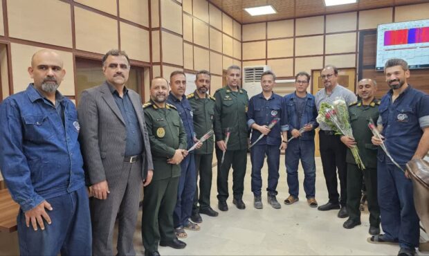 دیدار فرمانده سپاه ناحیه شاهرود با کارگران نمونه به مناسبت هفته کار و کارگر/فیلم دیدار فرمانده سپاه ناحیه شاهرود با کارگران نمونه به مناسبت هفته کار و کارگر/فیلم