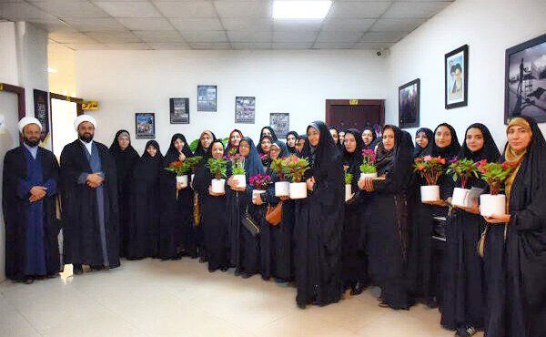 معلم، مرجع معنوی و معمار هویت نسل آینده است معلم، مرجع معنوی و معمار هویت نسل آینده است