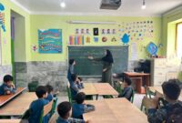 گرامیداشت حکیم ابوالقاسم فردوسی در دبستان هیأت‌امنایی مولوی