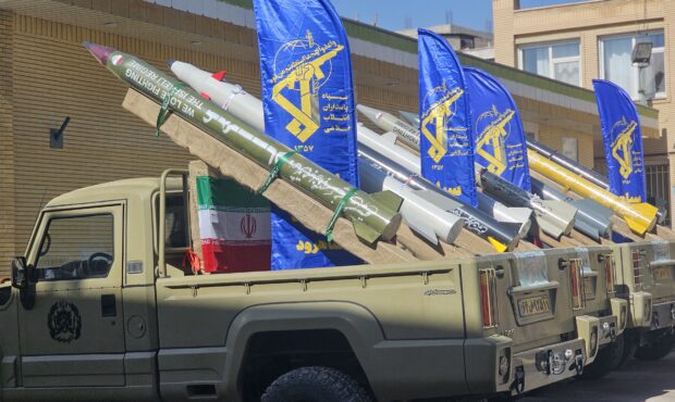 برگزاری رزمایش اقتدار موشکی در مدارس شاهرود همزمان با هفته بسیج دانشآموزی/فیلم برگزاری رزمایش اقتدار موشکی در مدارس شاهرود همزمان با هفته بسیج دانشآموزی/فیلم