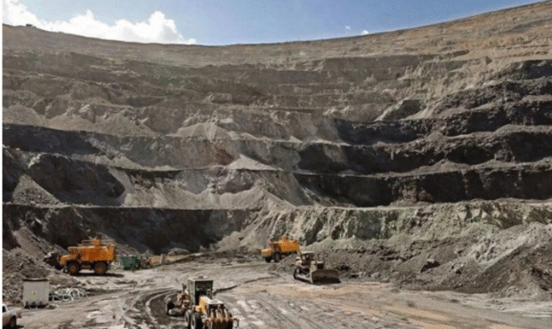 کشف ۱۰۰ تن سنگ معدنی غیرمجاز در شاهرود کشف ۱۰۰ تن سنگ معدنی غیرمجاز در شاهرود