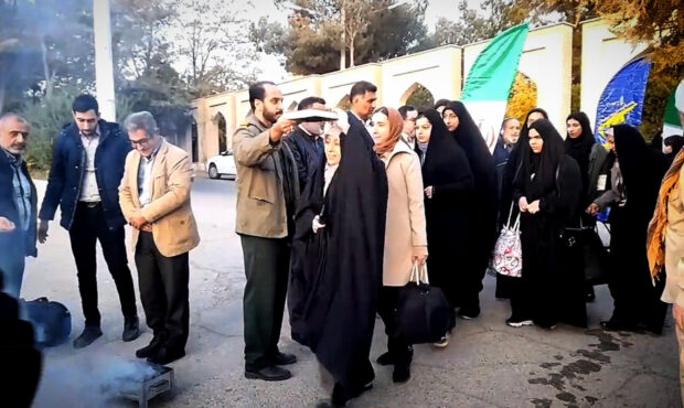 اعزام دانشآموزان دختر شاهرودی به سرزمین راهیان نور اعزام دانشآموزان دختر شاهرودی به سرزمین راهیان نور