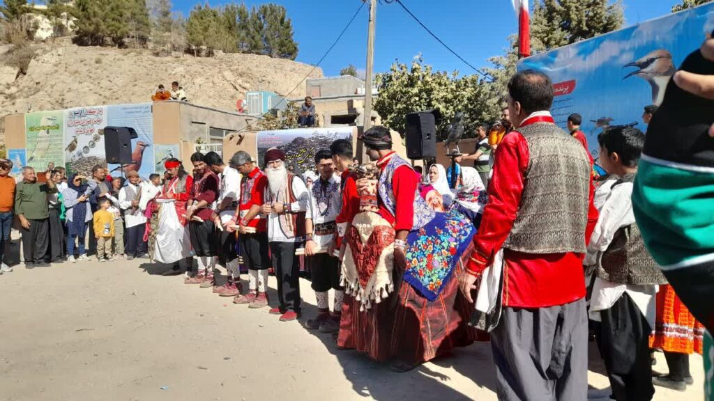 برگزاری چهاردهمین جشنواره زاغ بور در قلعه بالا بیارجمند