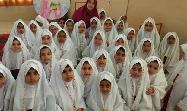 جشن تکلیف دختران روستاهای پشتبسطام در قلعهنو خرقان جشن تکلیف دختران روستاهای پشتبسطام در قلعهنو خرقان