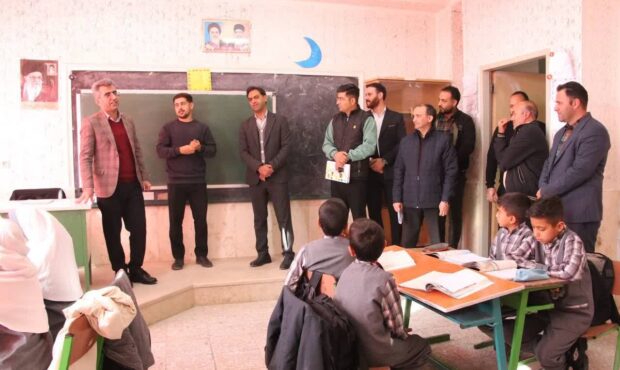 بازدید مدیرکل آموزش و پرورش استان سمنان از سه مدرسه در بیارجمند بازدید مدیرکل آموزش و پرورش استان سمنان از سه مدرسه در بیارجمند
