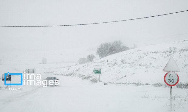 برف شدید جاده توسکستان گرگان را بست برف شدید جاده توسکستان گرگان را بست