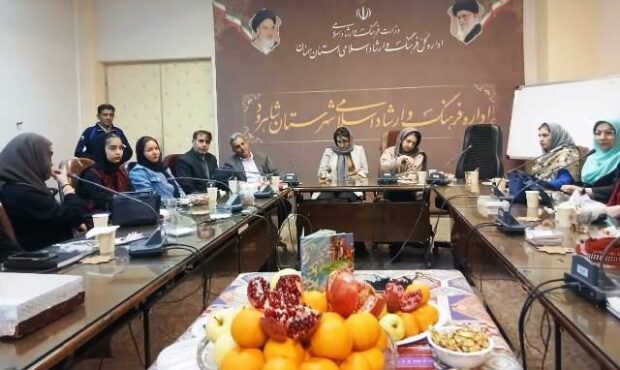 شب شعر یلدایی در شاهرود برگزار شد. شب شعر یلدایی در شاهرود برگزار شد.