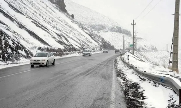 انسداد محور توسکستان به شاهرود در پی بارش شدید برف انسداد محور توسکستان به شاهرود در پی بارش شدید برف