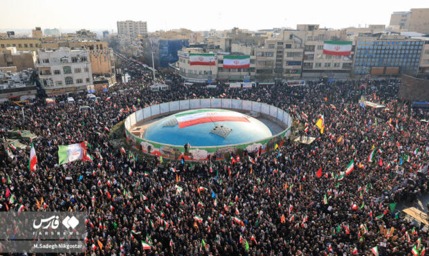 پایمردی مردم، ایران را سرافرازتر از همیشه ساخت. پایمردی مردم، ایران را سرافرازتر از همیشه ساخت.