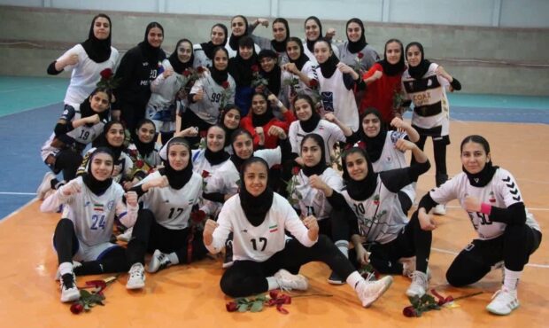 سورپرایز دختران هندبال در روز دختر سورپرایز دختران هندبال در روز دختر