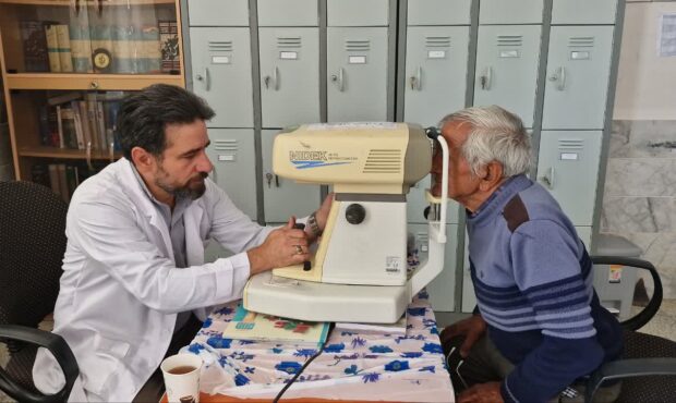 وقتی دلها و چشمان نیازمندان با مهربانی روشن تر میشود وقتی دلها و چشمان نیازمندان با مهربانی روشن تر میشود
